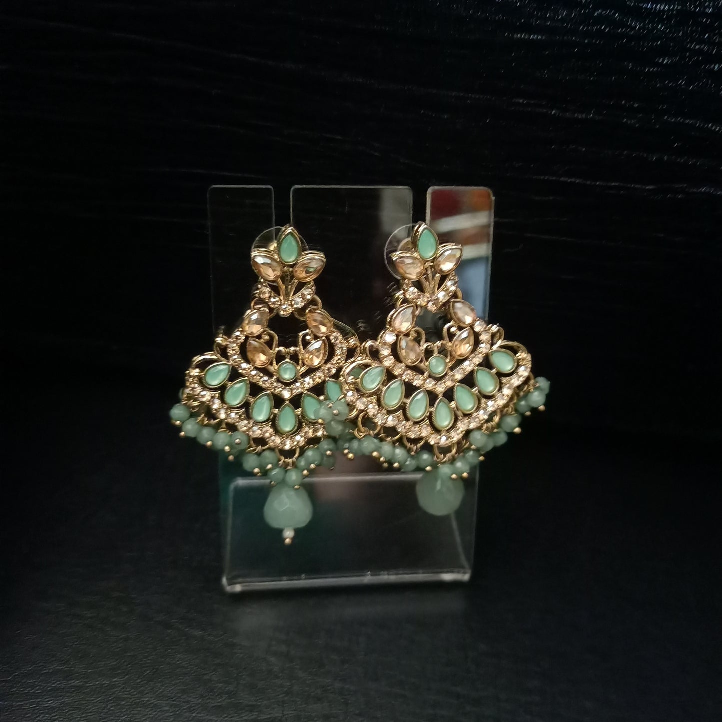 Pista Green Elegant Chandaliers