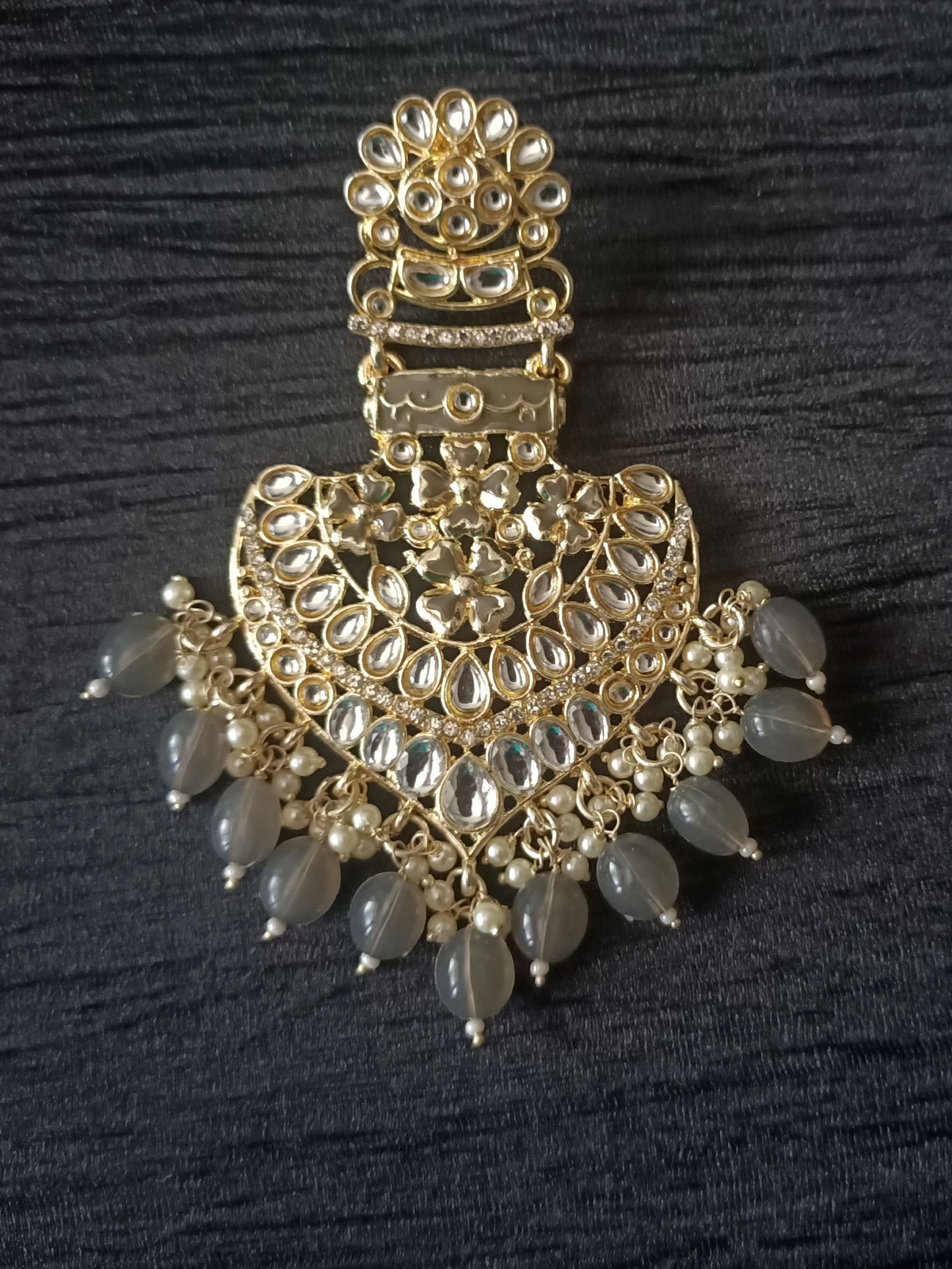 Grey Regal Kundan Chandaliers